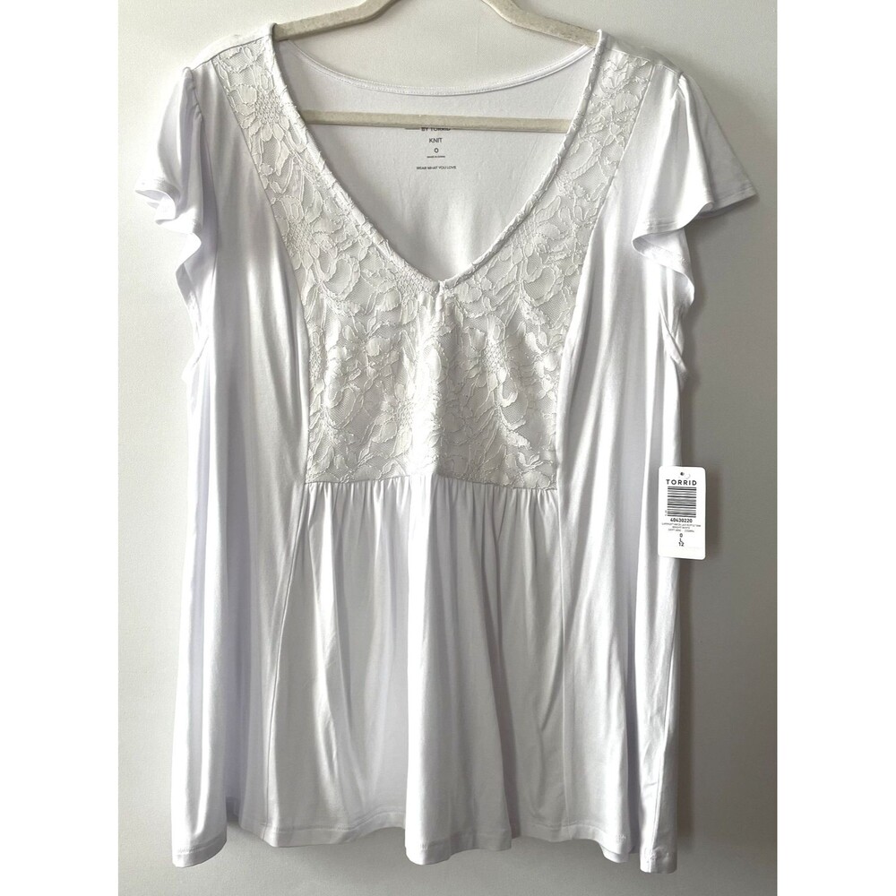 NWT TORRID Super Soft White Lace Accent V Neck Top Size 0, L/12
